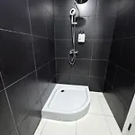 Onin 招待所 地拉那